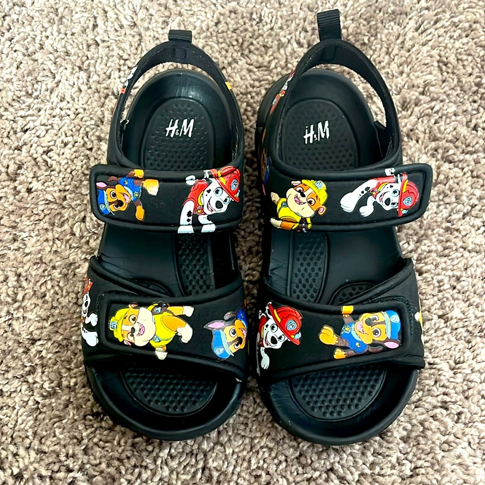 Velcro Paw Patrol H&M Sandals pre-owned good condition 11-12 little boy.